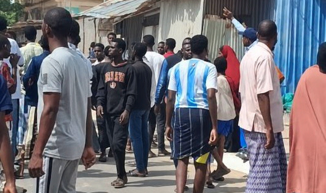 Ciidamada dowladda oo saaka dhul burburin ka bilaabay degmada Kaxda ee magaalada Muqdisho