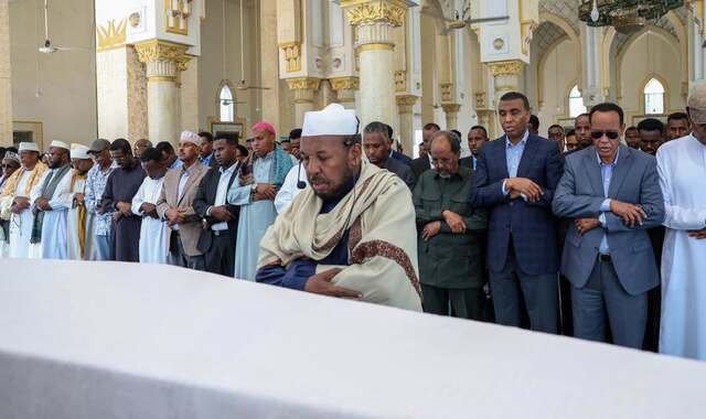 Madaxweyne Xasan Sheekh oo maanta ka qeyb galay janaasada Imaam Maxamed Yuusuf Cali