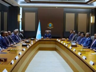 Madaxweynaha Soomaaliya Xasan Sheekh Maxamuud iyo Siyaasiyiinta mucaaradka oo kulan yeelanaya