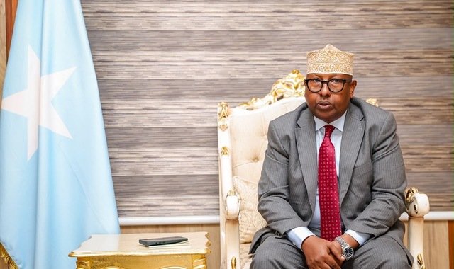 Wasiirka gaashaandhigga oo kulan la yeeshay wakiilka guddoomiyaha midowga Afrika ee Soomaaliya