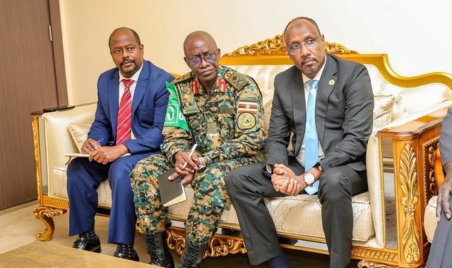 Wasiirka gaashaandhigga oo kulan la yeeshay wakiilka guddoomiyaha midowga Afrika ee Soomaaliya