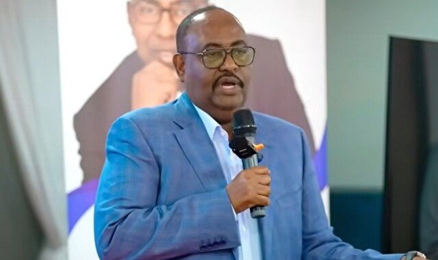Madaxweyne Deni oo si adag uga hadlay xaaladda ka taagan deegaannada Puntland