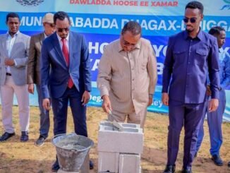 Guddoomiye Muungaab oo dhagax-dhigay dugsi cusub oo laga hirgelinayo degmada Gubadley