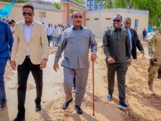 Guddoomiyaha gobolka Banaadir oo maanta dhagax-dhigay mashruuca dhismaha afar waddo oo laami ah