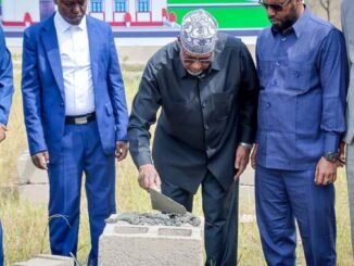 Sheekh Aadan Madoobe oo dhagax dhigay masjid laga dhisayo xarunta madaxtooyada Baydhabo