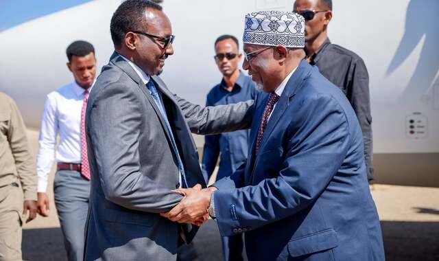 Hoggaamiyaha Koonfur Galbeed oo maanta dib ugu laabtay Baydhabo, kana hadlay xaaladda amniga