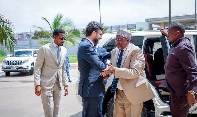 Sheekh Aadan Madoobe oo Muqdisho kulan kula yeeshay safiirka Turkiga u fadhiya Soomaaliya