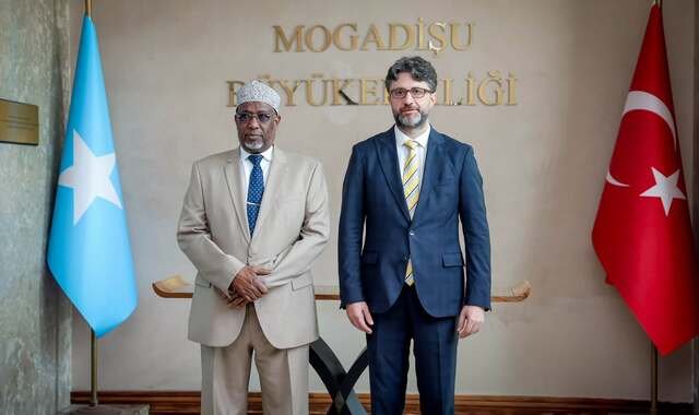 Sheekh Aadan Madoobe oo Muqdisho kulan kula yeeshay safiirka Turkiga u fadhiya Soomaaliya