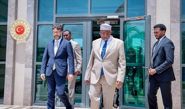 Sheekh Aadan Madoobe oo Muqdisho kulan kula yeeshay safiirka Turkiga u fadhiya Soomaaliya