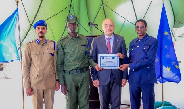 Wasiirka amniga gudaha oo maanta tababar usoo xiray dufcadda 5-aad ee ciidanka Darawiishta