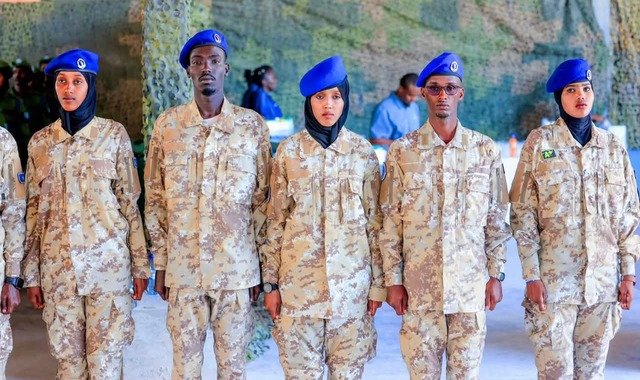 Wasiirka amniga gudaha oo maanta tababar usoo xiray dufcadda 5-aad ee ciidanka Darawiishta