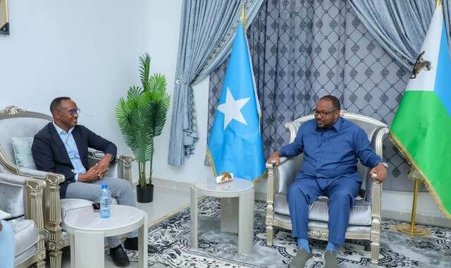 Hoggaamiyaha Waqooyi Bari iyo guddoomiyaha SoDMA oo kulan ku yeeshay Laascaanood