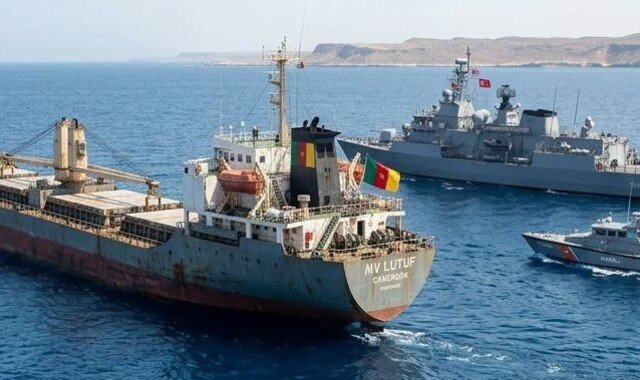 Ciidamada Soomaaliya iyo Turkiga oo soo furtay markab ay burcad-badeeddu afduubteen