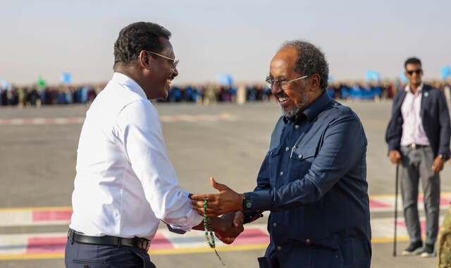 Wafdi uu hoggaaminayo madaxweyne Xasan Sheekh oo maanta gaaray Dhuusamareeb