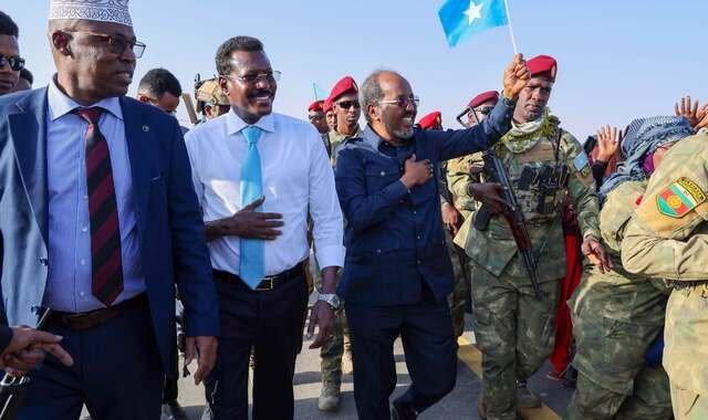 Wafdi uu hoggaaminayo madaxweyne Xasan Sheekh oo gaaray magaalada Dhuusamareeb