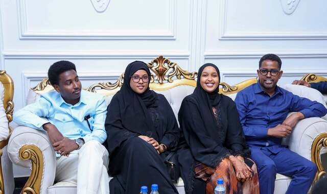 Wafdi uu hoggaaminayo madaxweyne Xasan Sheekh oo gaaray magaalada Dhuusamareeb