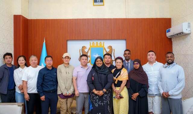 Wafdi ganacsato oo ka socda Shiinaha oo maanta soo gaaray magaalada Muqdisho