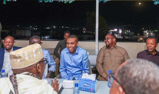 Ra'iisul wasaaraha Soomaaliya oo xalay waqti la qaatay shacabka magaalada Laascaanood