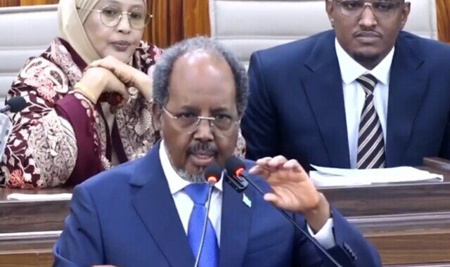 Madaxweyne Xasan Sheekh oo furay kalfadhiga 8-aad ee baarlamaanka federaalka Soomaaliya