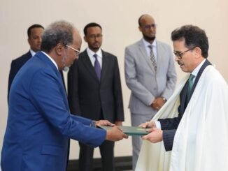 Madaxweyne Xasan Sheekh oo waraaqaha aqoonsiga ka guddoomay toddobo safiir oo cusub