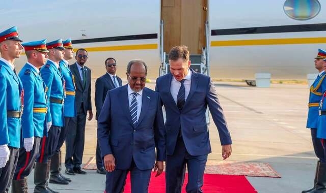 Wafdi uu hoggaaminayo madaxweyne Xasan Sheekh oo gaaray dalka Serbia